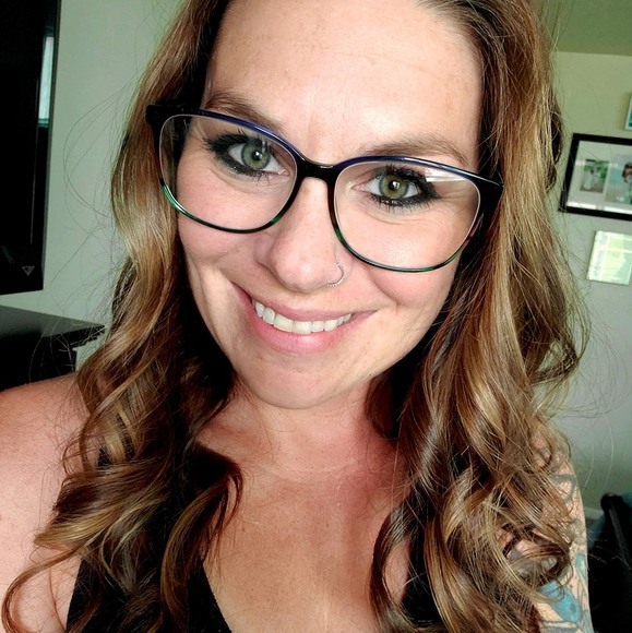 Meet your Posher, Sarah - Picture 1 of 1